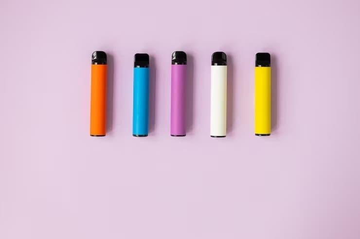 Aktuální pravidla a praktické rady - kolik cigaret a alkoholu se může přepravit letadlem bez cla a pokut