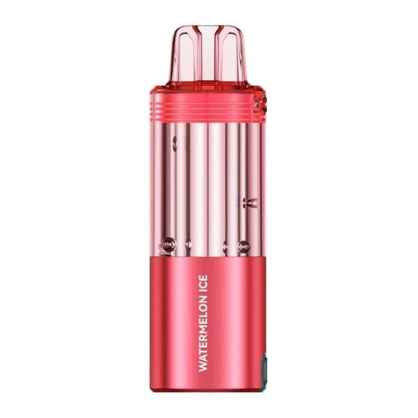 krabička cigaret a do kafe rum jako nostalgický detail pro domácí kavárnu plnou osobitosti