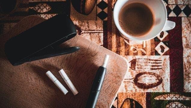 Kompletní průvodce elektronická cigareta pro silné kuřáky, jak vybrat správné zařízení a e-liquid