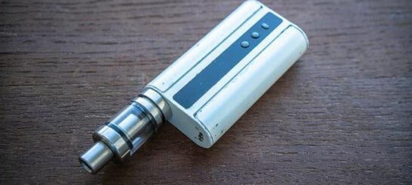 co může způsobit e cigareta a jak minimalizovat rizika podle lékařů