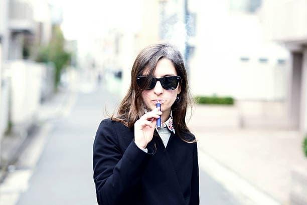 Elektronické cigarety zákaz 2025 – co to znamená pro prodejce a uživatele v Česku