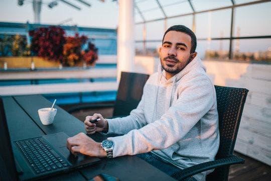 Elektronická cigareta internetový obchod nabízí výhodné sady a příslušenství, internetový obchod s expresním doručením